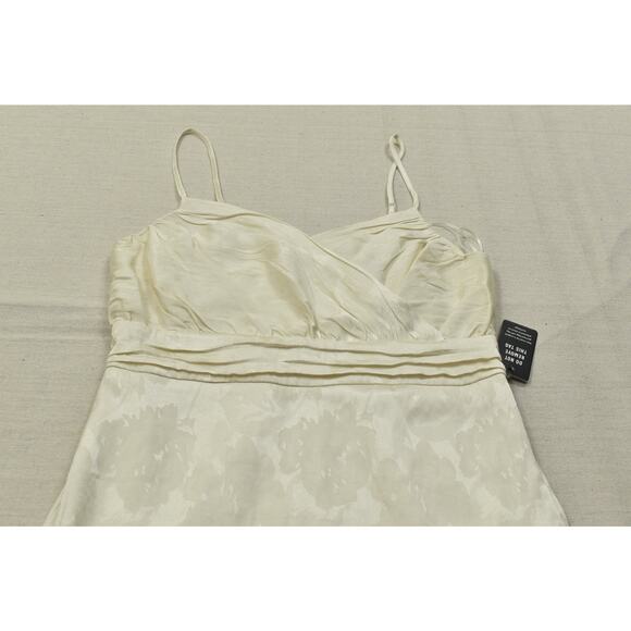 NEW EXPRESS Women's Cream Floral Mini Dress Sleeveless W/ Slit Size 10 - Picture 7 of 8